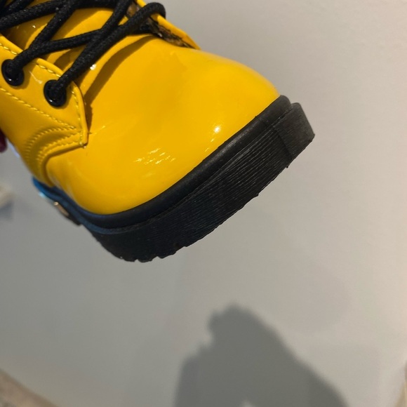 Child Unisex Yellow Waterproof Ankle Boot Cheetah Faux Fur Lace Up  9 NEW - Picture 8 of 11